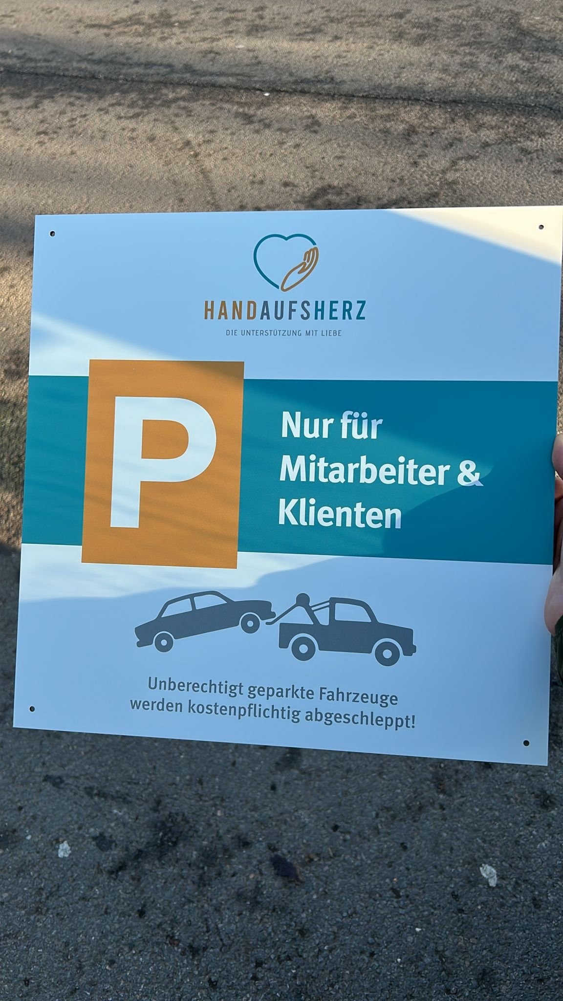 Hand aufs Herz – weiteres Motiv